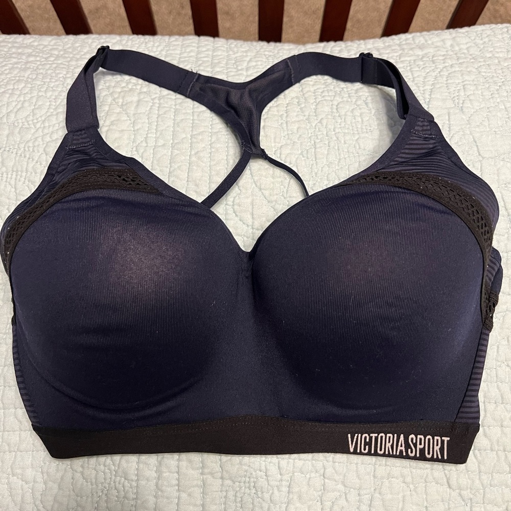 Victoria’s Secret lined sports bra